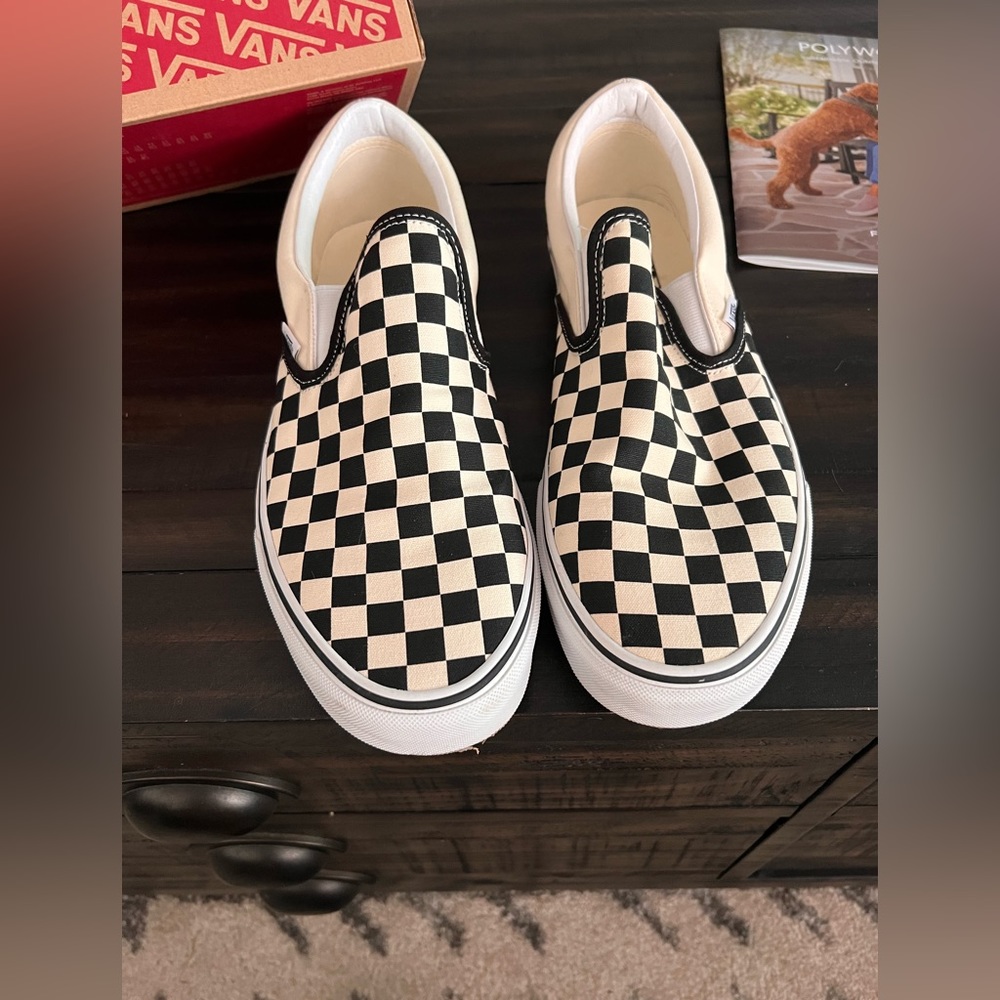 Men’s Size 11.5 Checkered Vans- Like New